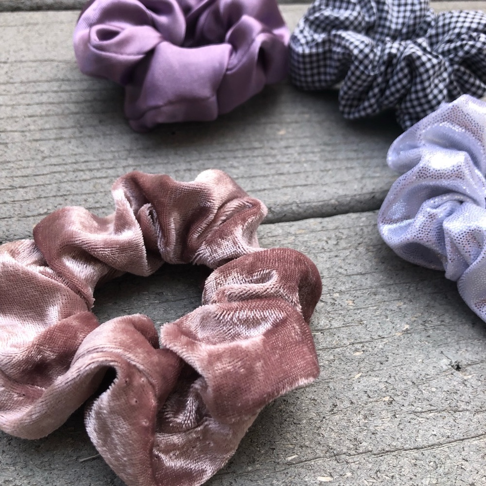 [4 Pack] Aesthetic Handmade Scrunchies - Picture 4 of 6
